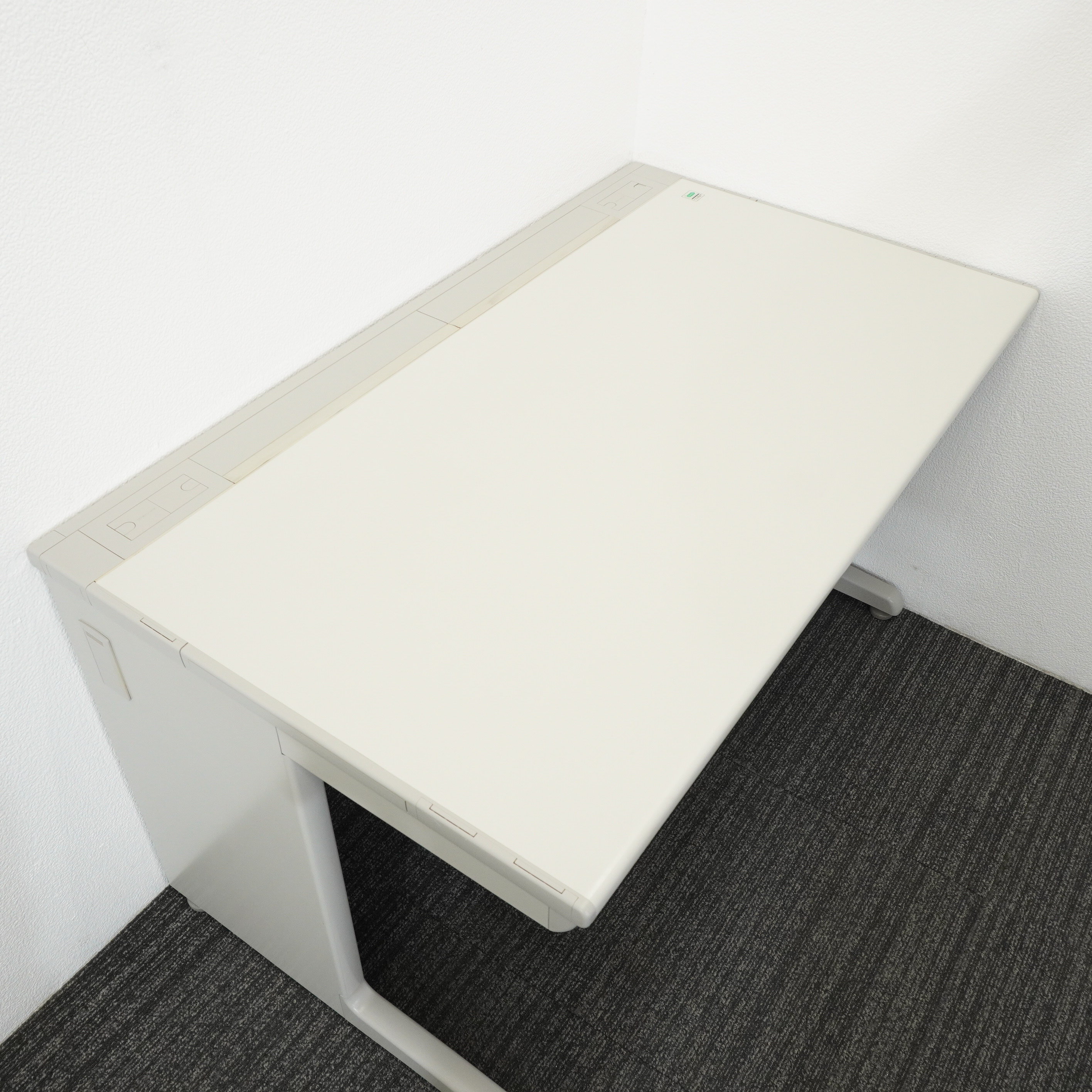 オカムラ SD-e 平机 127