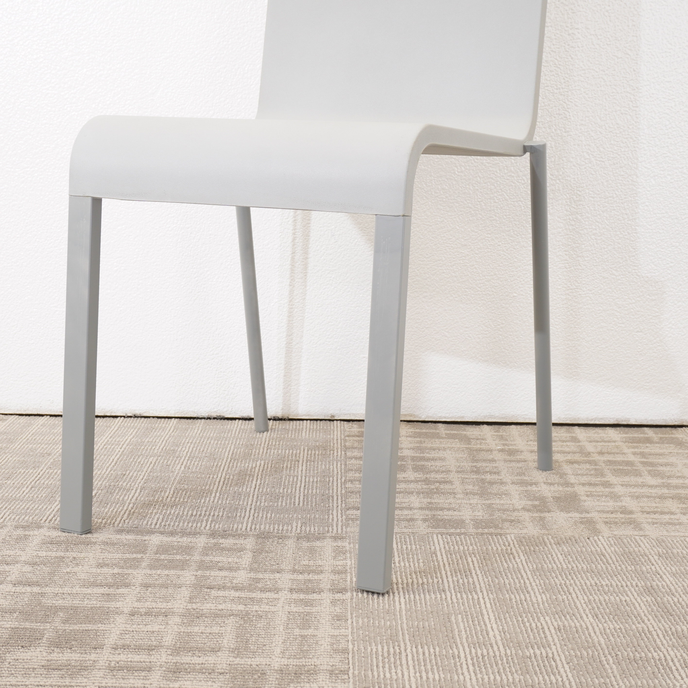 ヴィトラ .03(ゼロスリー) スタッキングチェア グレー 特価品(2)