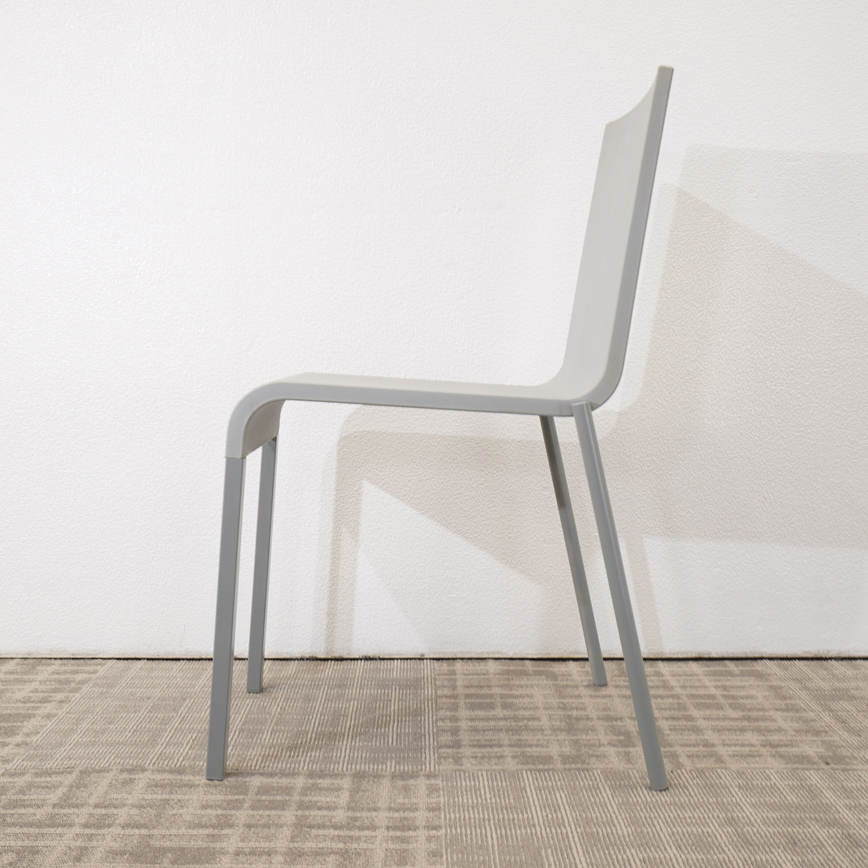 ヴィトラ .03(ゼロスリー) スタッキングチェア グレー 特価品(2)