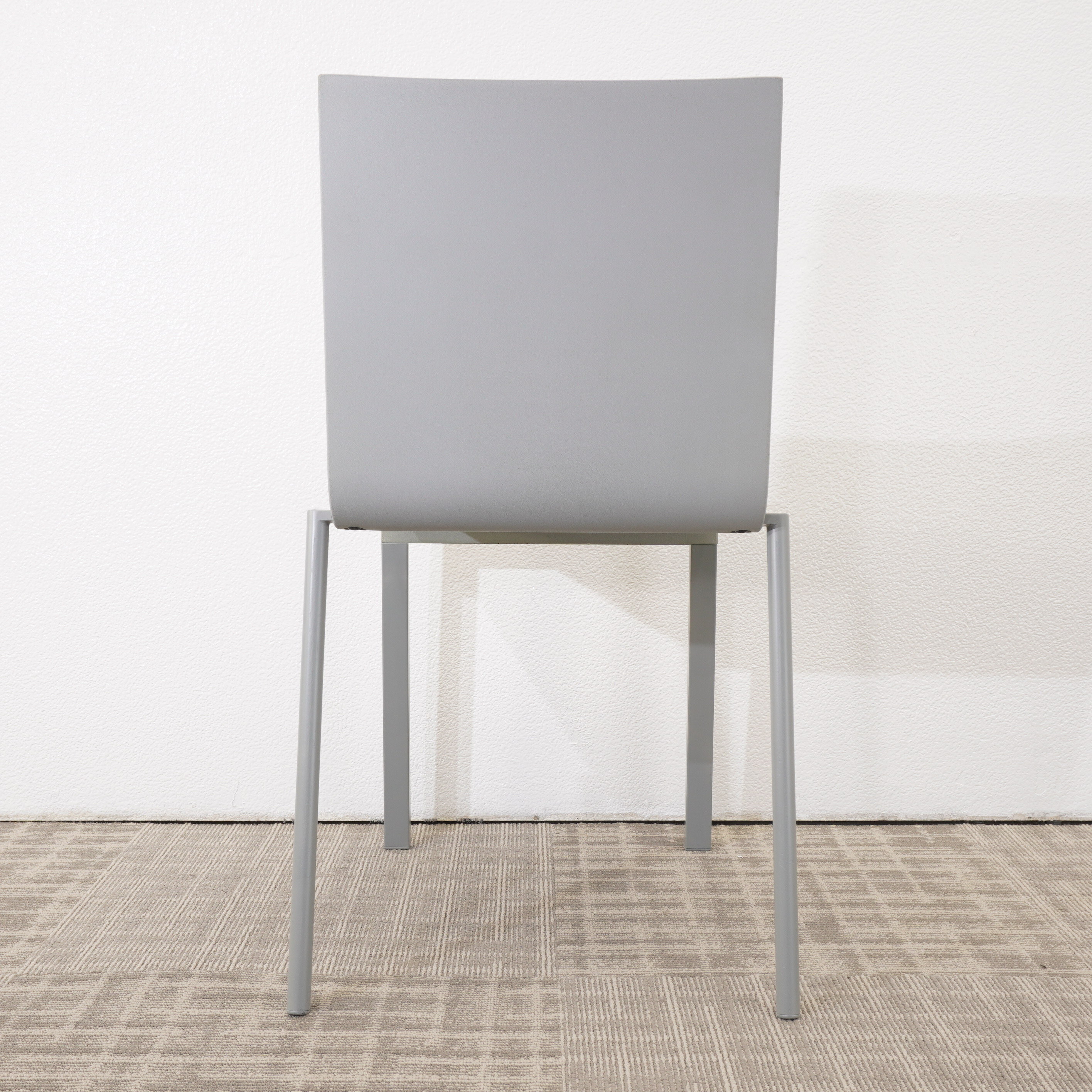 ヴィトラ .03(ゼロスリー) スタッキングチェア グレー 特価品(2)