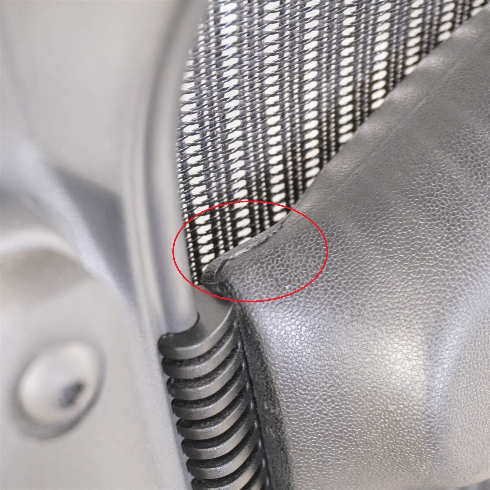 ハーマンミラー アーロンチェア 可動肘 ランバーサポート フル装備 Bサイズ グラファイト 特価品 (1)