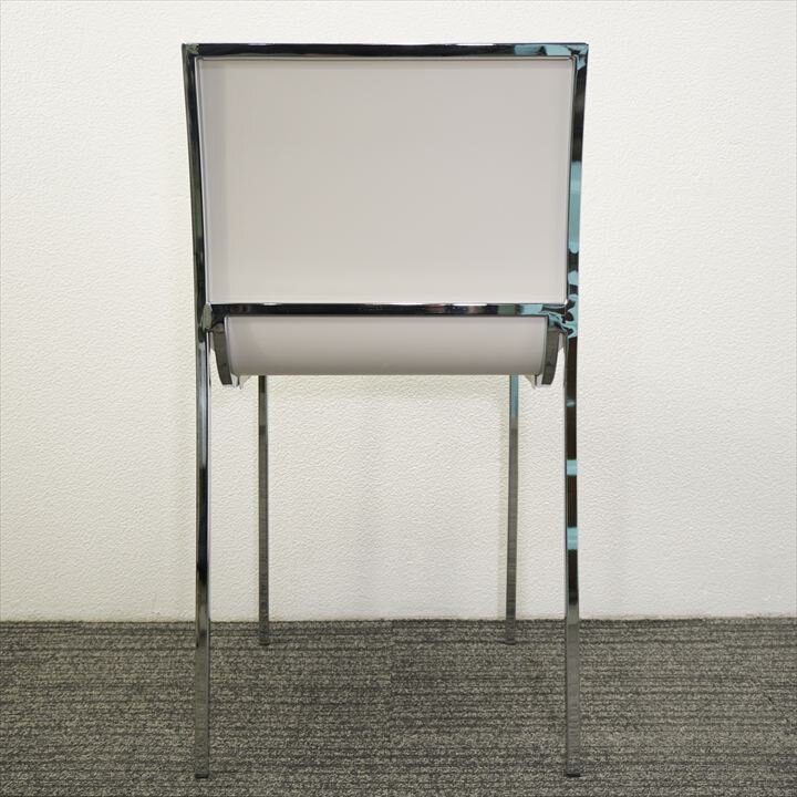 【カッシーナイクスシー取扱】LIVIT(リビット) ULTRA(ウルトラ) スタッキングチェア ホワイト 特価品