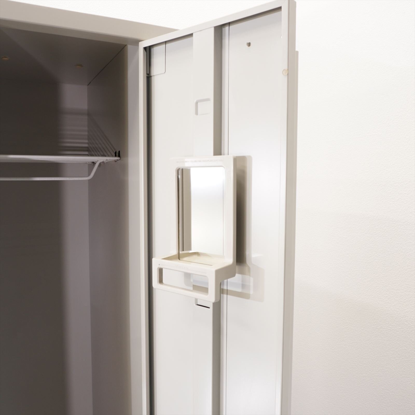 オカムラ FZ 3人用ロッカー H1790