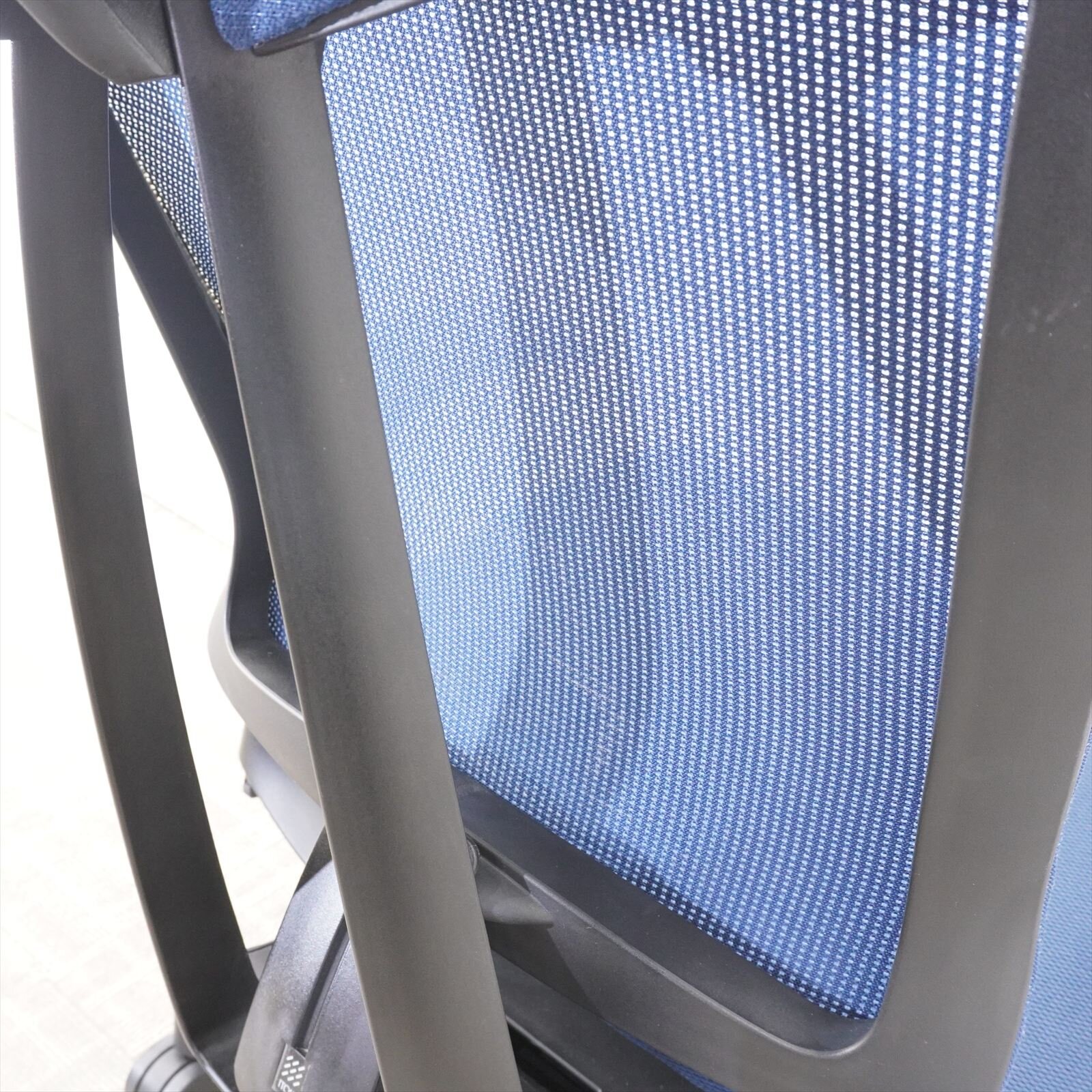 イトーキ セレーオ 可動肘 ハイバック ハンガー付 ネイビーブルー