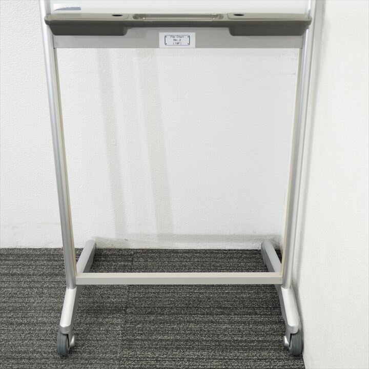 イトーキ フリップチャートボード 脚付ホワイトボード W640 D494 H1782 特価品