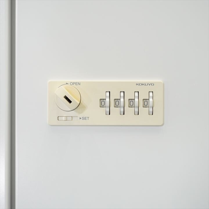 コクヨ エディア ダイヤル式8人用モバイルロッカー オートダイヤルロック(ゼロックE) H1810 ホワイト 【錠前に日焼け有り】