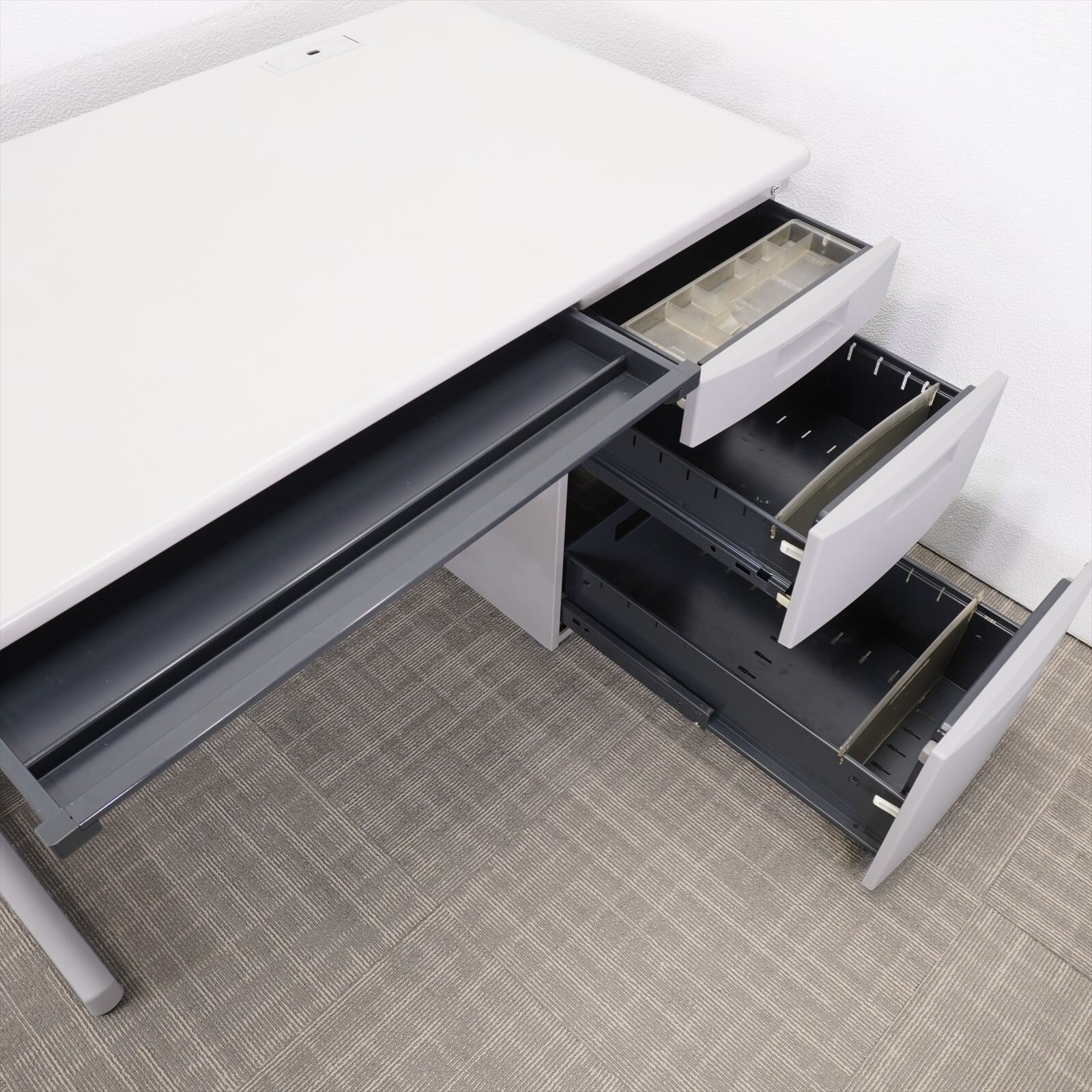 イトーキ ＣＺ 片袖机 127 WE色