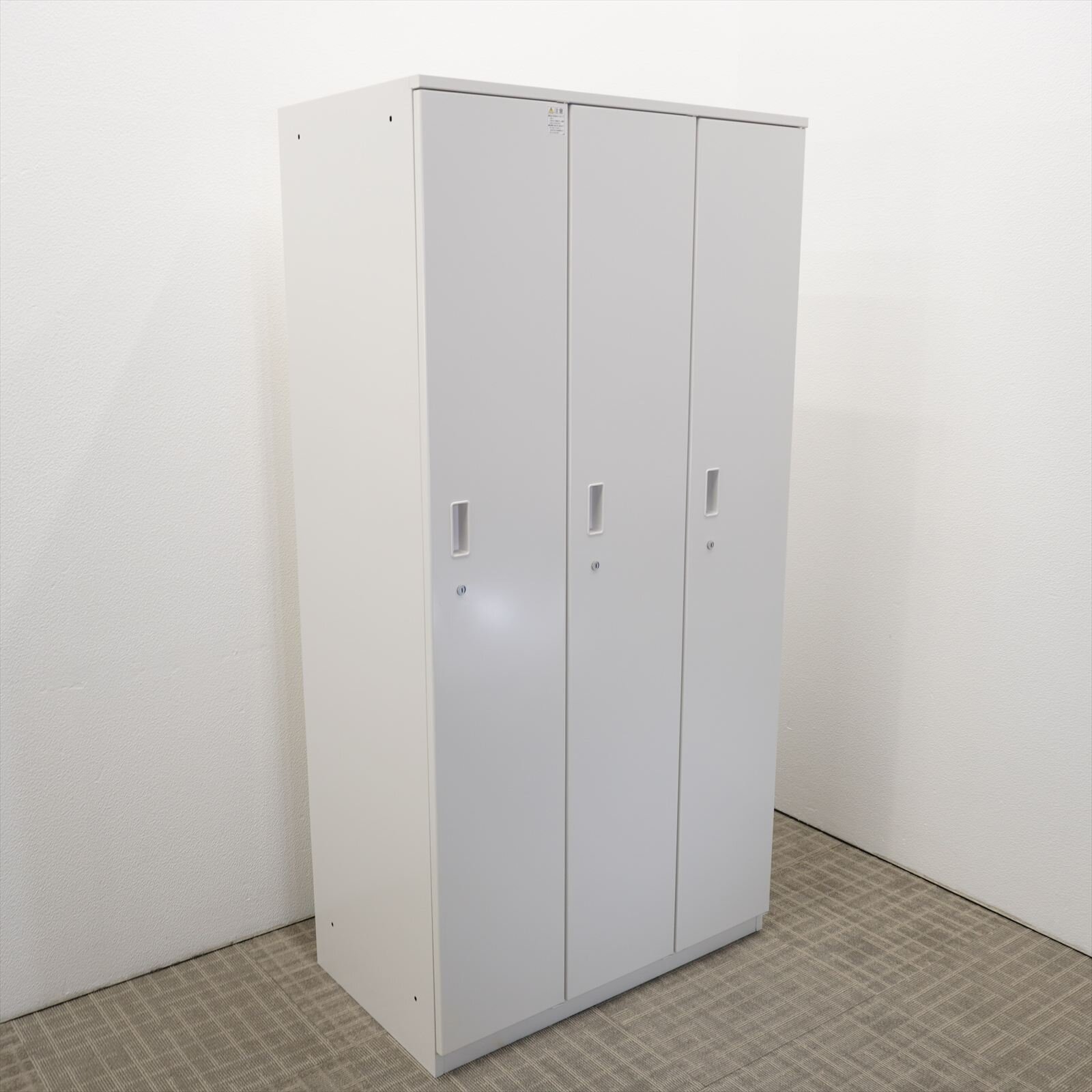 イトーキ ハニライン２ 3人用ロッカー ホワイト