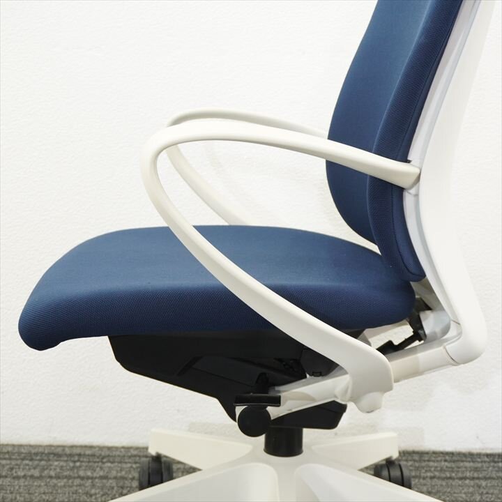 イトーキ フルゴ 肘付 ハイバック ネイビーブルー 特価品（2）