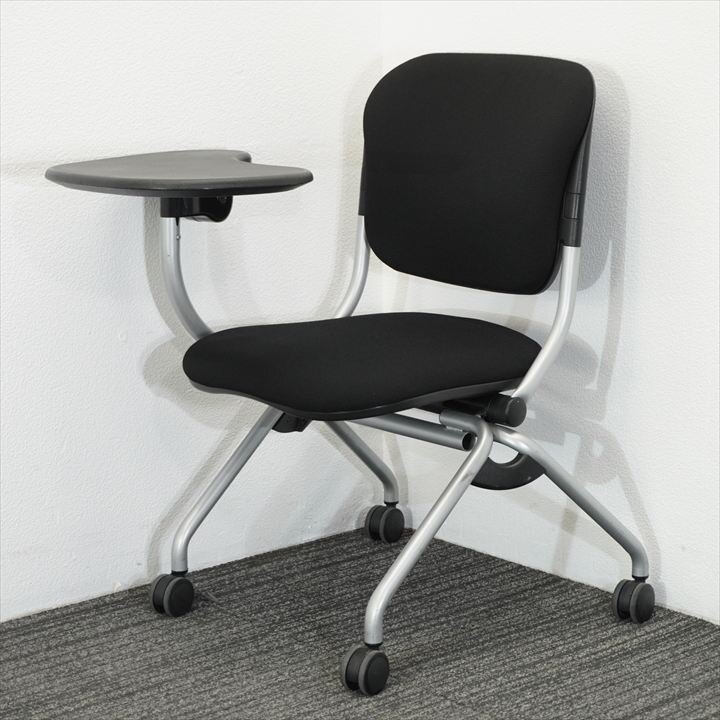 オカムラ トーションライン メモ台付ミーティングチェアー ブラック