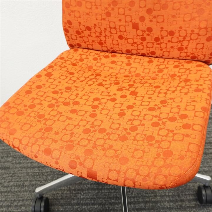 オカムラ モード オレンジ