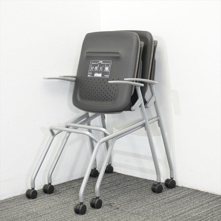 【2020年製】オカムラ ルナ 肘付 ミーティングチェア 4本脚 背パッドなし ダークブラウン