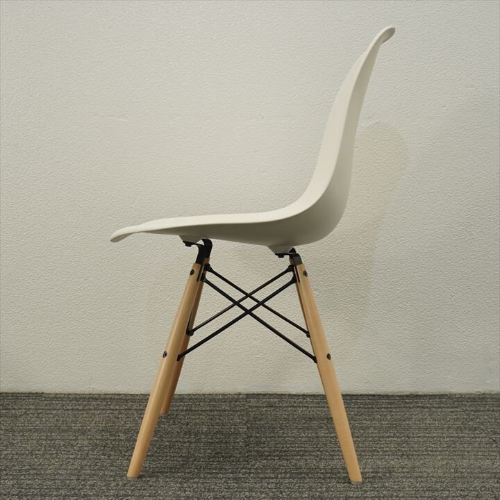 ハーマンミラー イームズ サイドシェルチェアー ホワイト 特価品