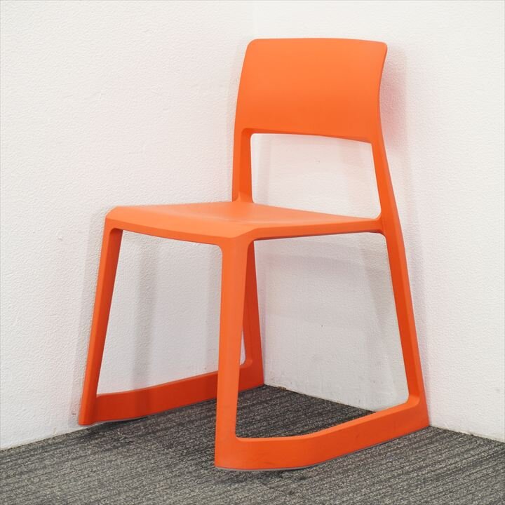ヴィトラ ティプトン スタッキングチェア ポピーレッド／オレンジ