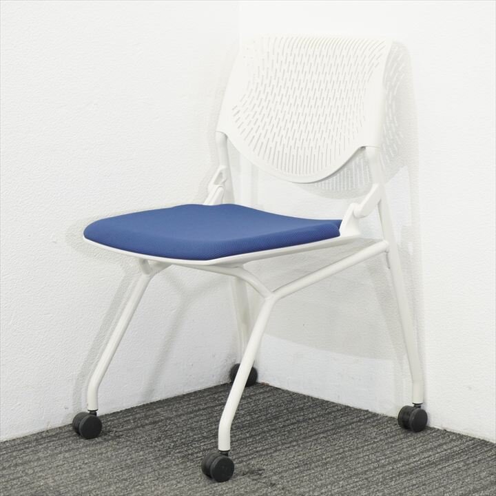 【2017年製】オカムラ ルナ ミーティングチェア ブルー