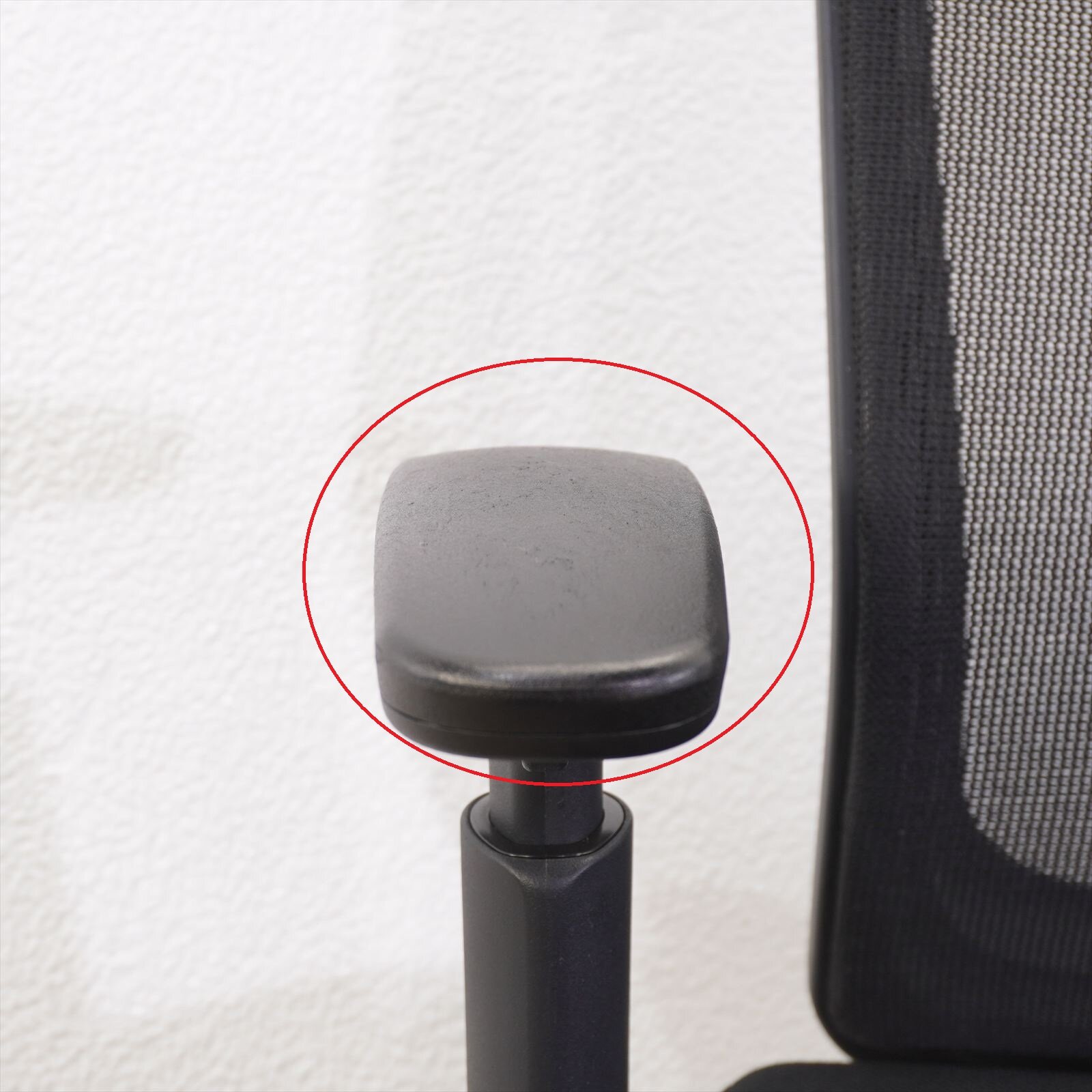 オカムラ エスクード ハイバック 可動肘 ブラック 特価品