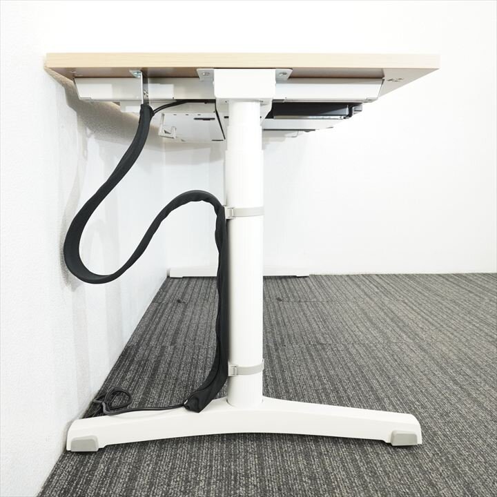 イトーキ トイロ 昇降デスク W1550 D675 H650-1250 センター引出付 昇降スイッチタイプ ファインウォールナットL