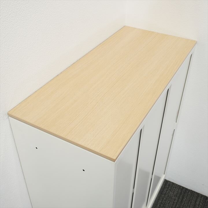 オカムラ レクトライン ３枚引戸書庫 天板付 W900 D400 H1115