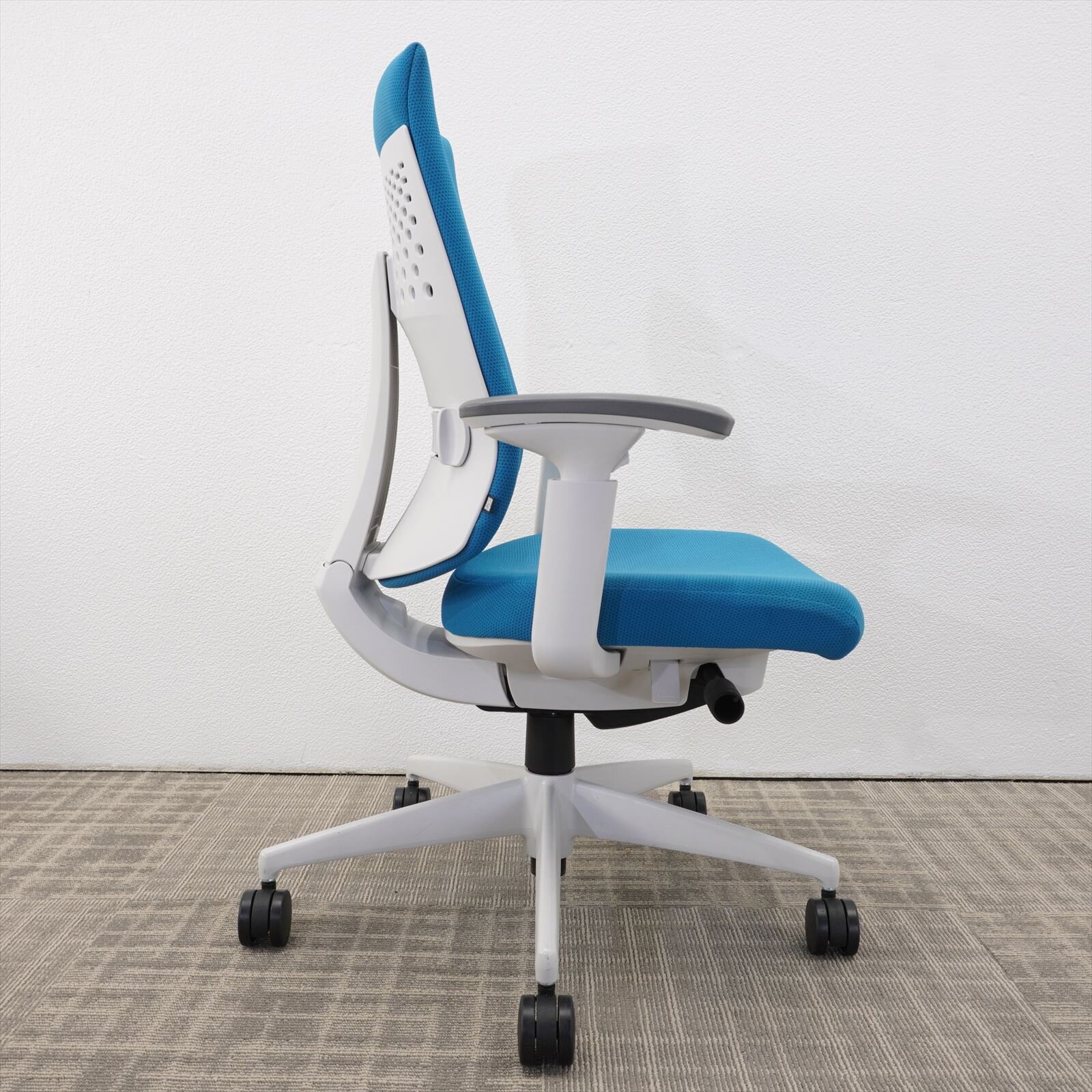 コクヨ ウィザード４ 可動肘 ハイバック ターコイズブルー