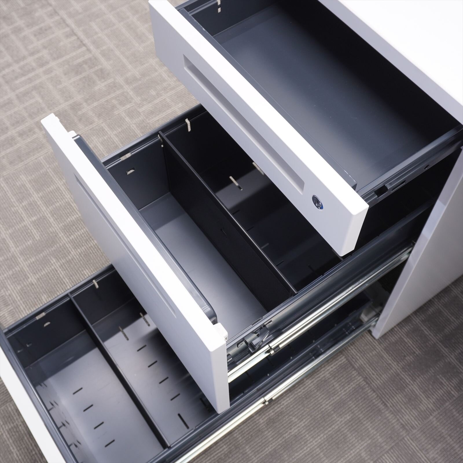 イトーキ ＣＺＲ 両袖机 167 H720 W9色