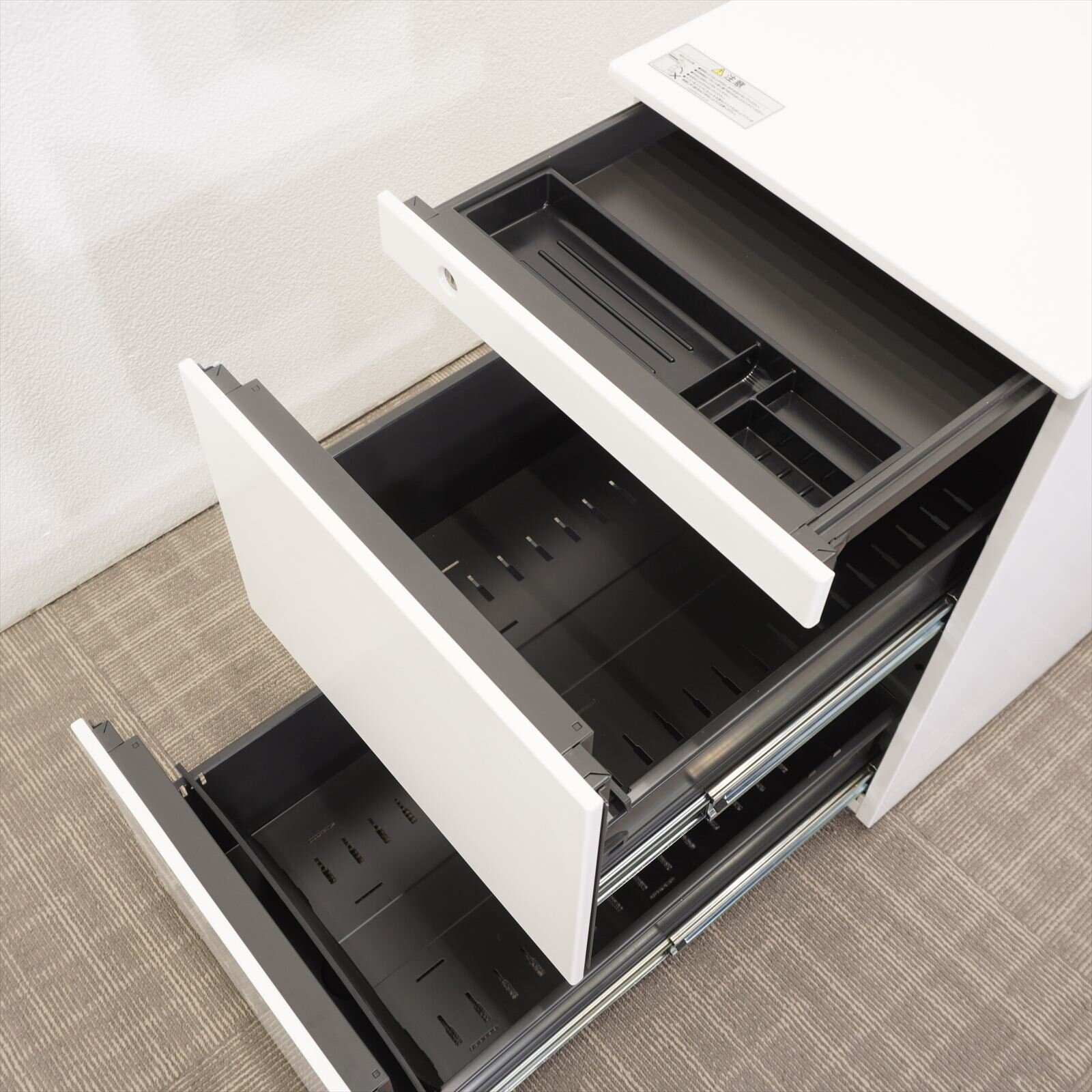 オカムラ プロユニット ３段ワゴン ペントレー サイド取手 H650 ホワイト