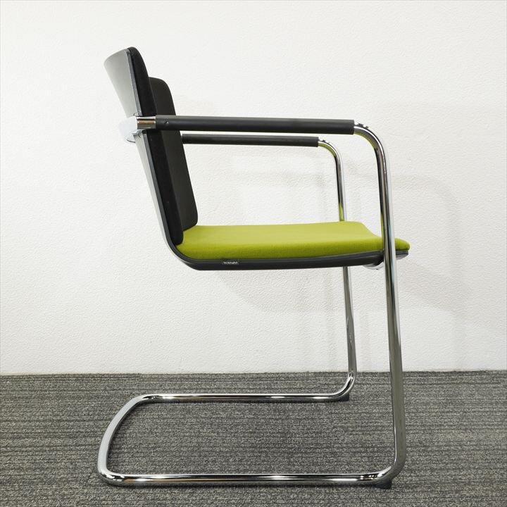 ウィルクハーン 180レンジネオス ミーティングチェアー グリーン/ブラック