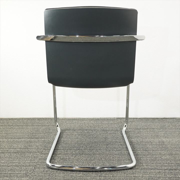 ウィルクハーン 180レンジネオス ミーティングチェアー グリーン/ブラック