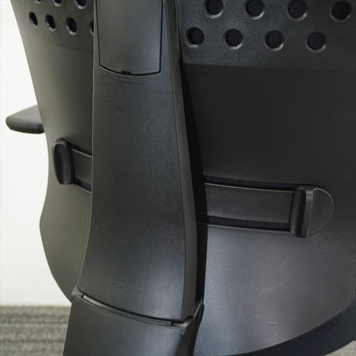 コクヨ ウィザード２ 固定肘 ハイバック ブラック