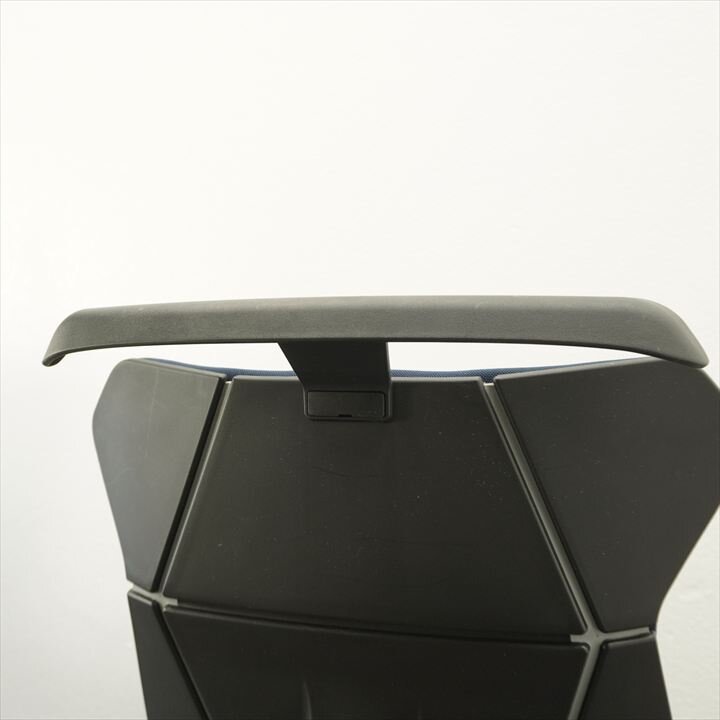 イトーキ フリップフラップ 可動肘 ハイバック ハンガー付 ネイビーブルー 特価品