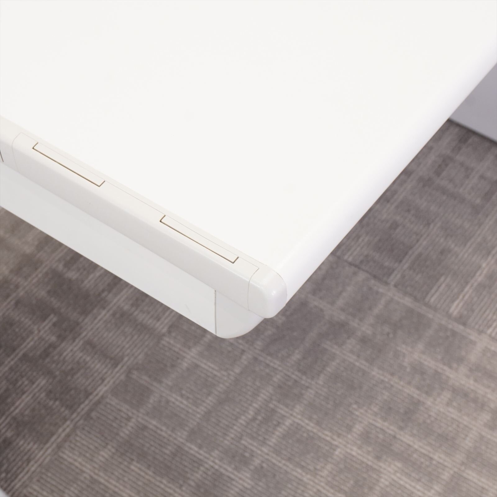 オカムラ SD-V 片袖机 A4・B4兼用