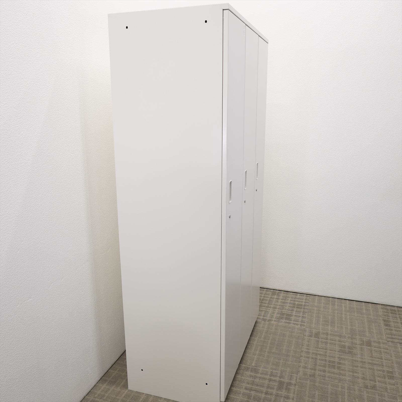 イトーキ ハニライン２ 3人用ロッカー ホワイト