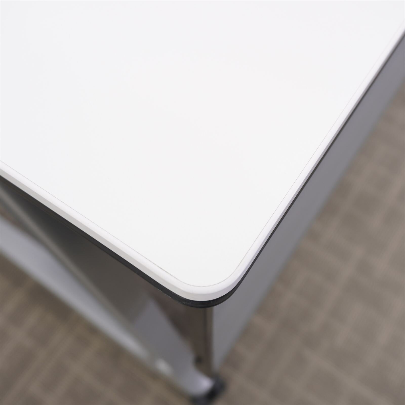 オカムラ インターアクトPRO フラップテーブル 1860 ホワイト