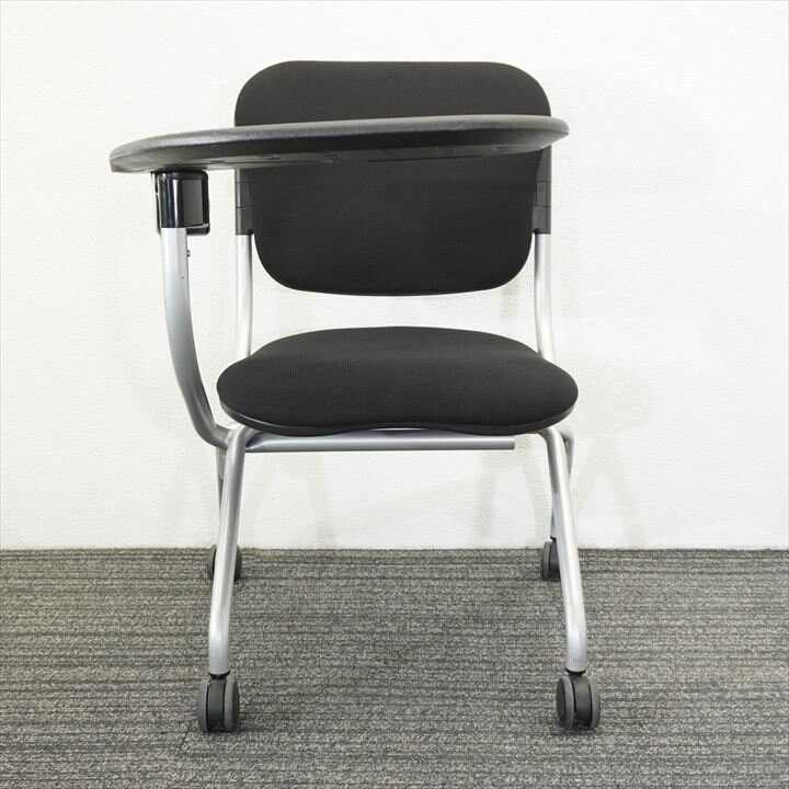 オカムラ トーションライン メモ台付ミーティングチェアー ブラック