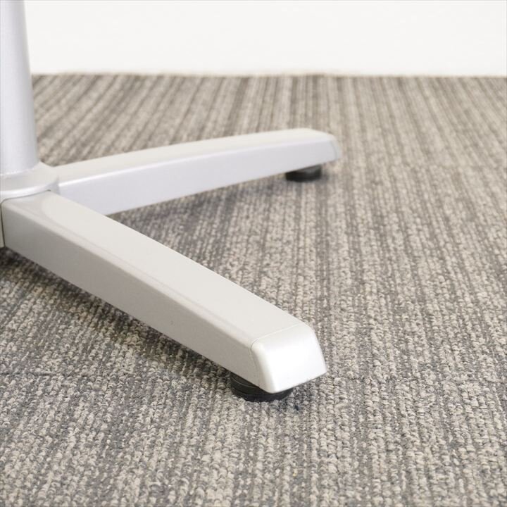 オカムラ 8177 丸テーブル Φ750 H720 ホワイト