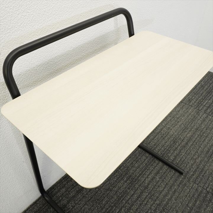 オカムラ シェリル パーソナルテーブル ブラック脚 プライズウッドライト W600 D440 H704