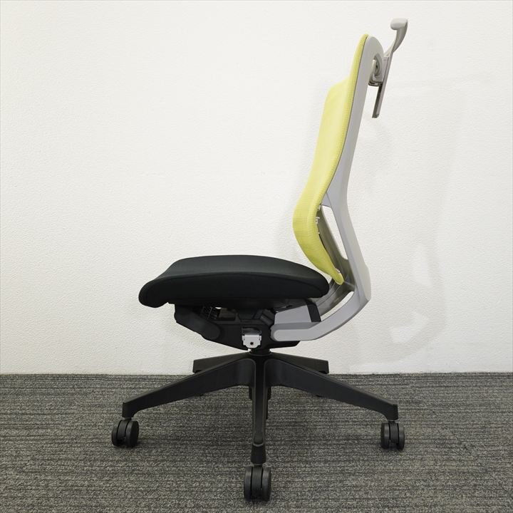 イトーキ エピオス ハイバック ハンガー付 ブライトモスグリーン/ブラック