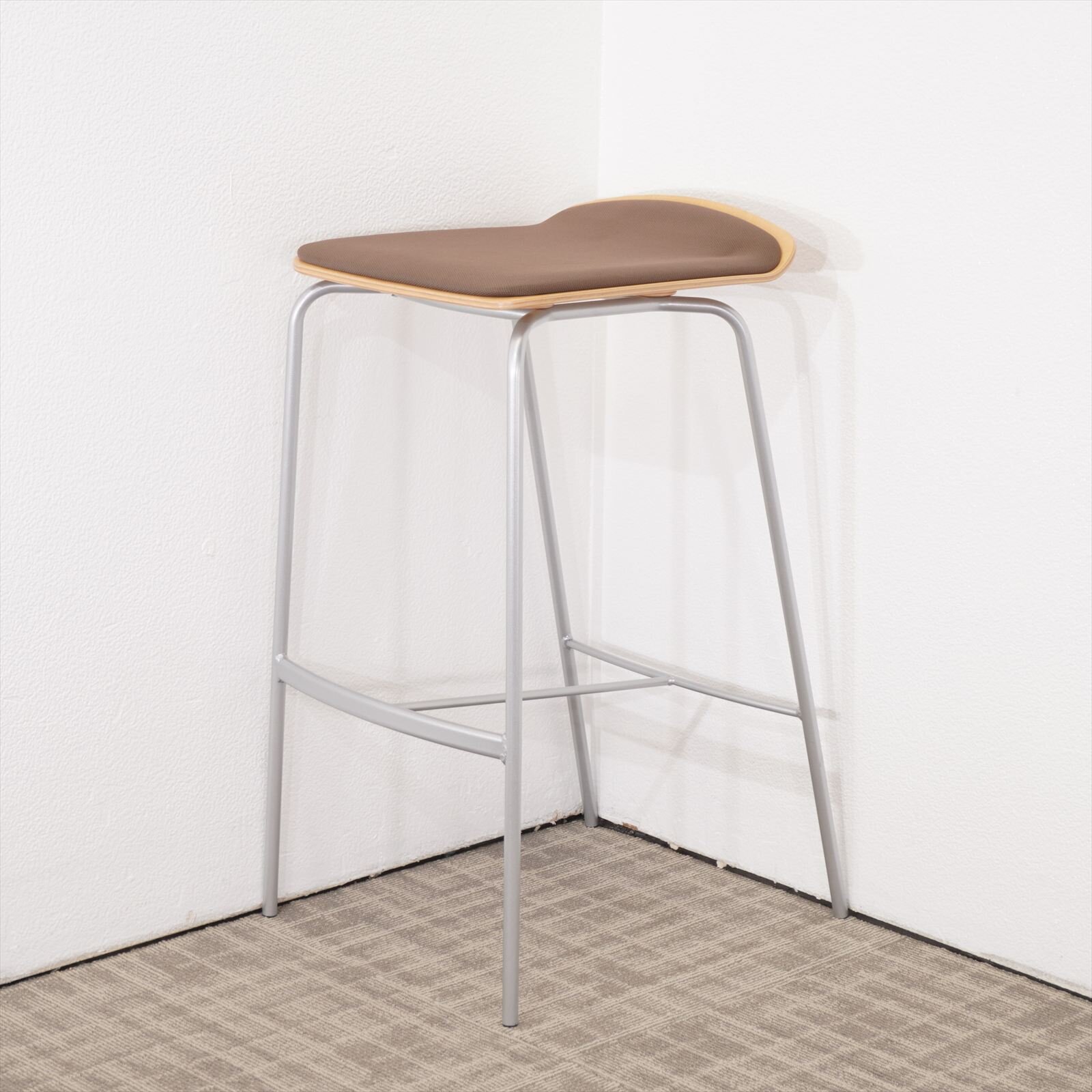 イトーキ オルノ ハイチェア アンバー色