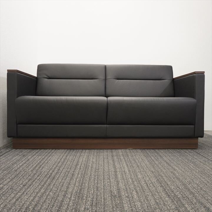 【2021年製】オカムラ S-99 2人用ソファ 革／プライズウッドダーク肘 W1500 D750 H750