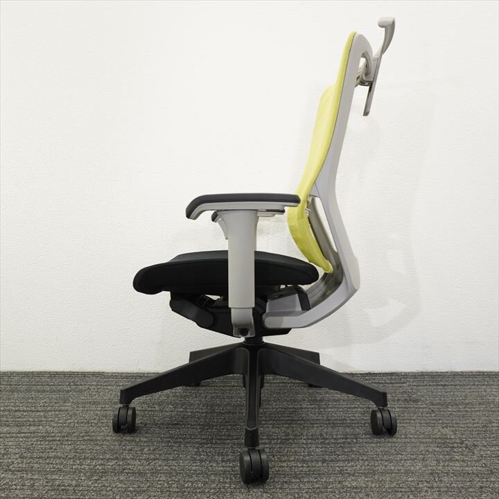 イトーキ エピオス 可動肘 ハイバック ハンガー付 ブライトモスグリーン/ブラック