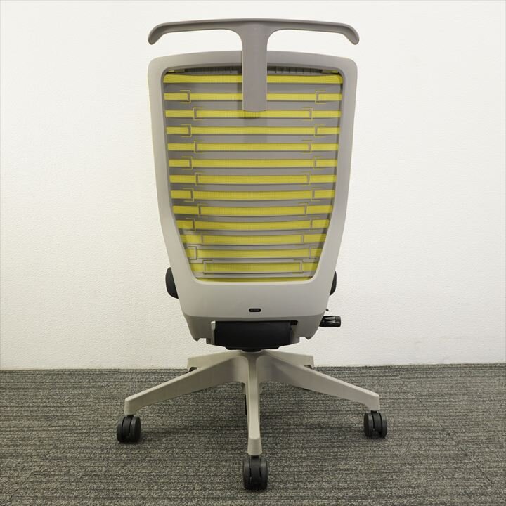 イトーキ エピオス ハイバック ハンガー付 ブライトモスグリーン/ブラック 脚 グレー