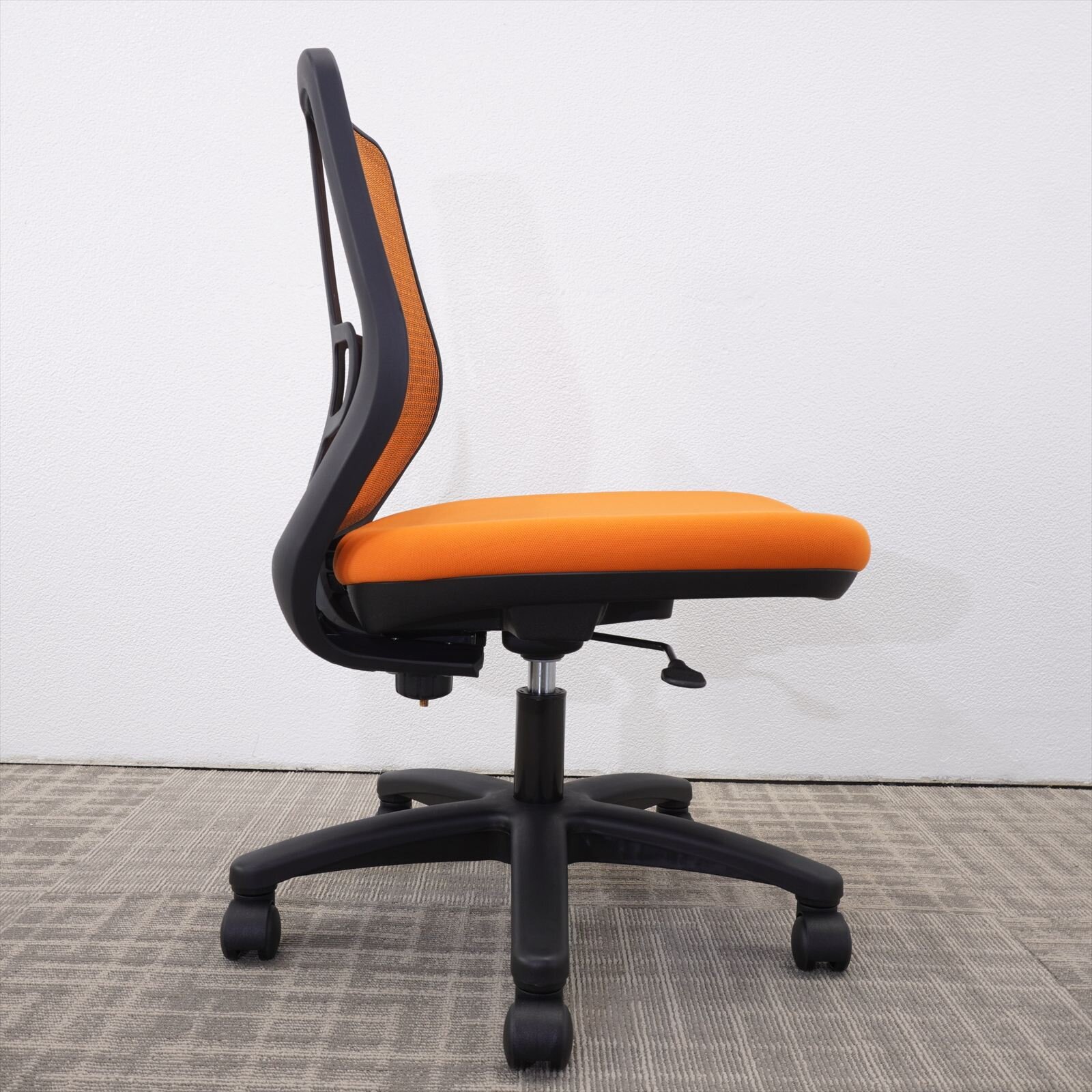 【新品】オカムラ ヴィラージュ VC1 オレンジ