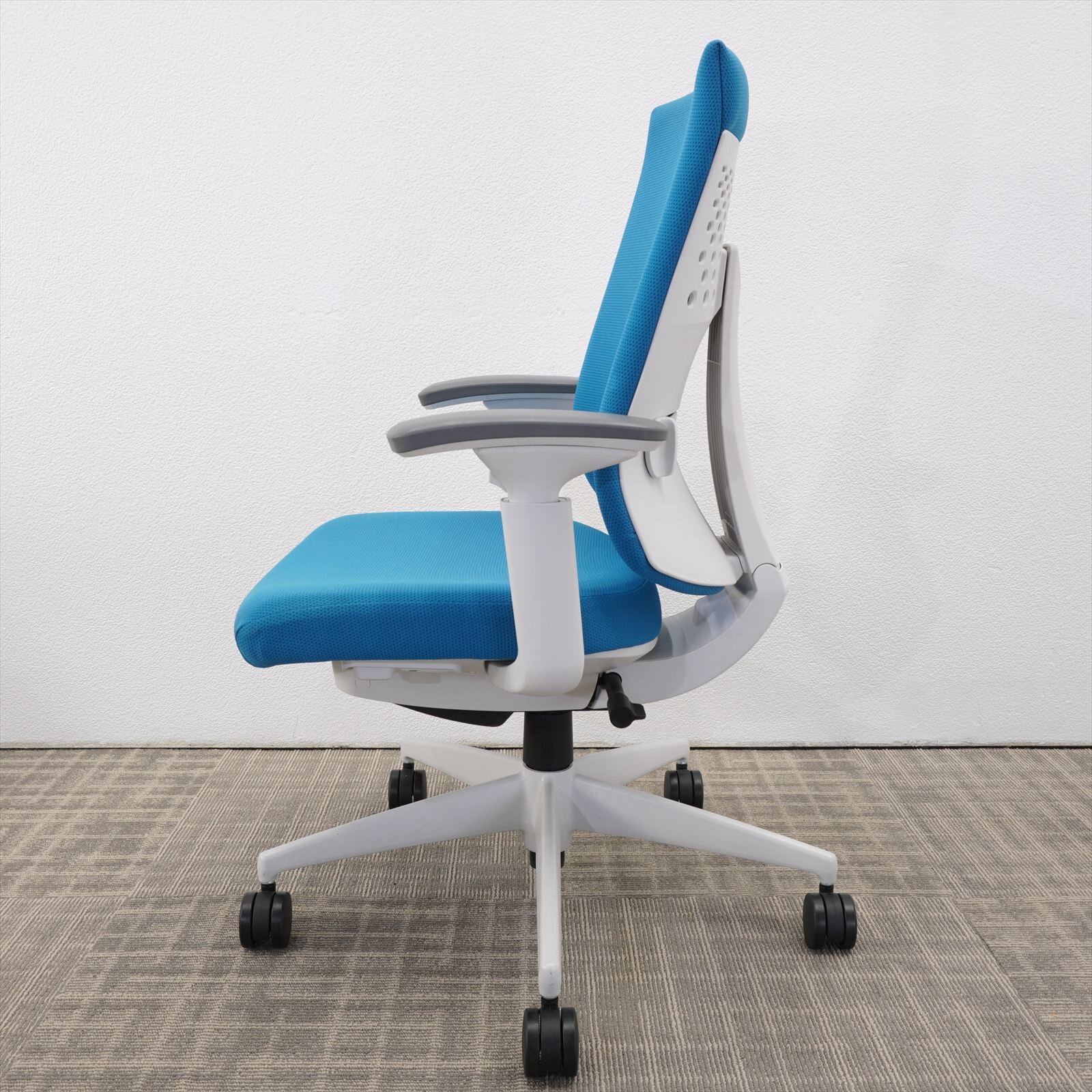 コクヨ ウィザード４ 可動肘 ハイバック ターコイズブルー