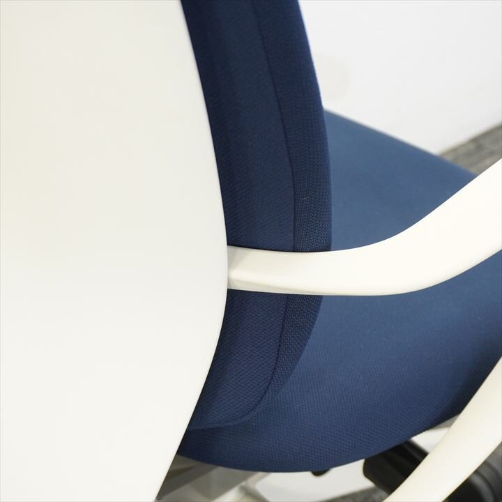 イトーキ フルゴ 肘付 ハイバック ネイビーブルー 特価品（2）