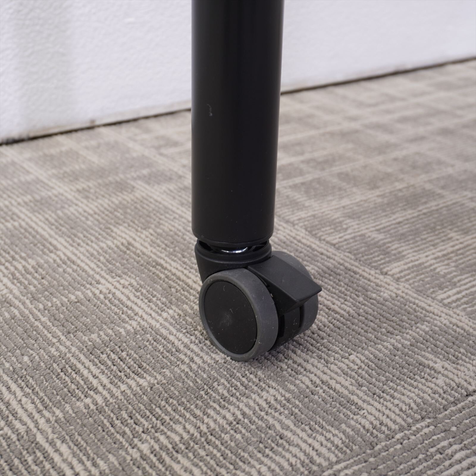 オカムラ アプションフリー フレキシブルテーブル ムーンタイプ プライズウッドライト Φ1200 H720