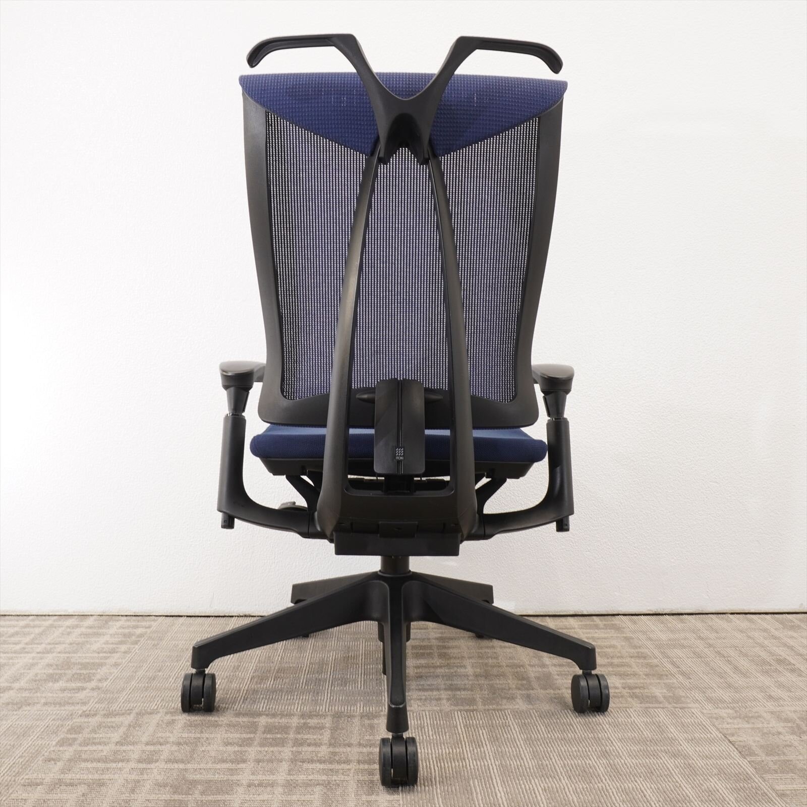 イトーキ セレーオ 可動肘 ハイバック ハンガー付 ネイビーブルー