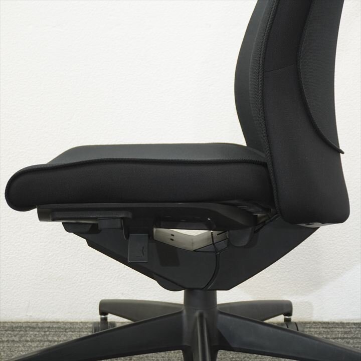 コクヨ プント ハイバック ハンガー付 ブラック