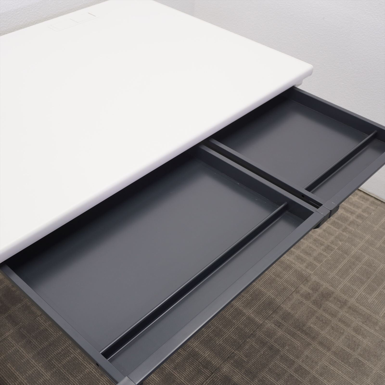 イトーキ CZ 平机 107 W9色