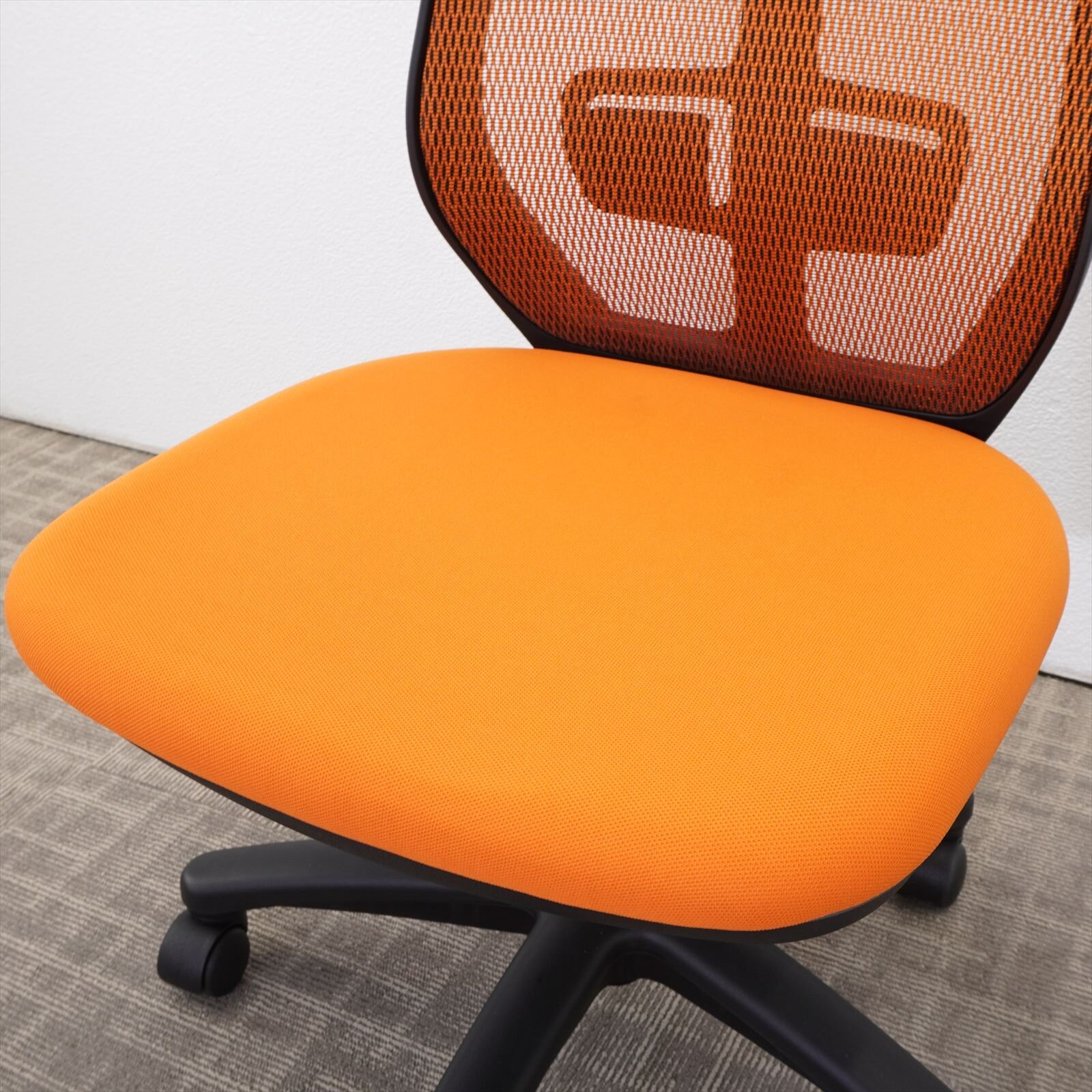 【新品】オカムラ ヴィラージュ VC1 オレンジ