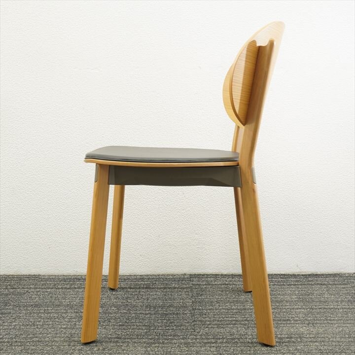 オカムラ ポート 木製チェア 座：ビニール／ブラック色