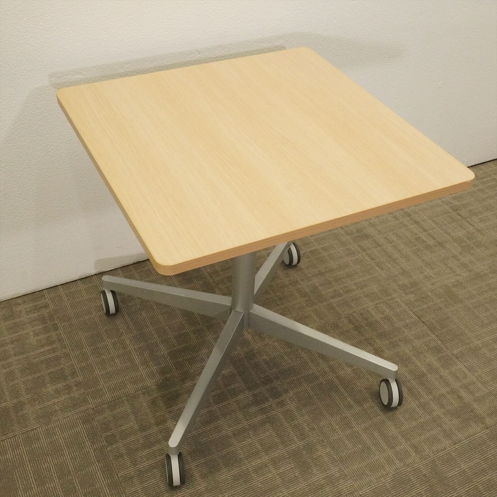 オカムラ アプションフリー ミーティングテーブル 700X700 H720 キャスター付